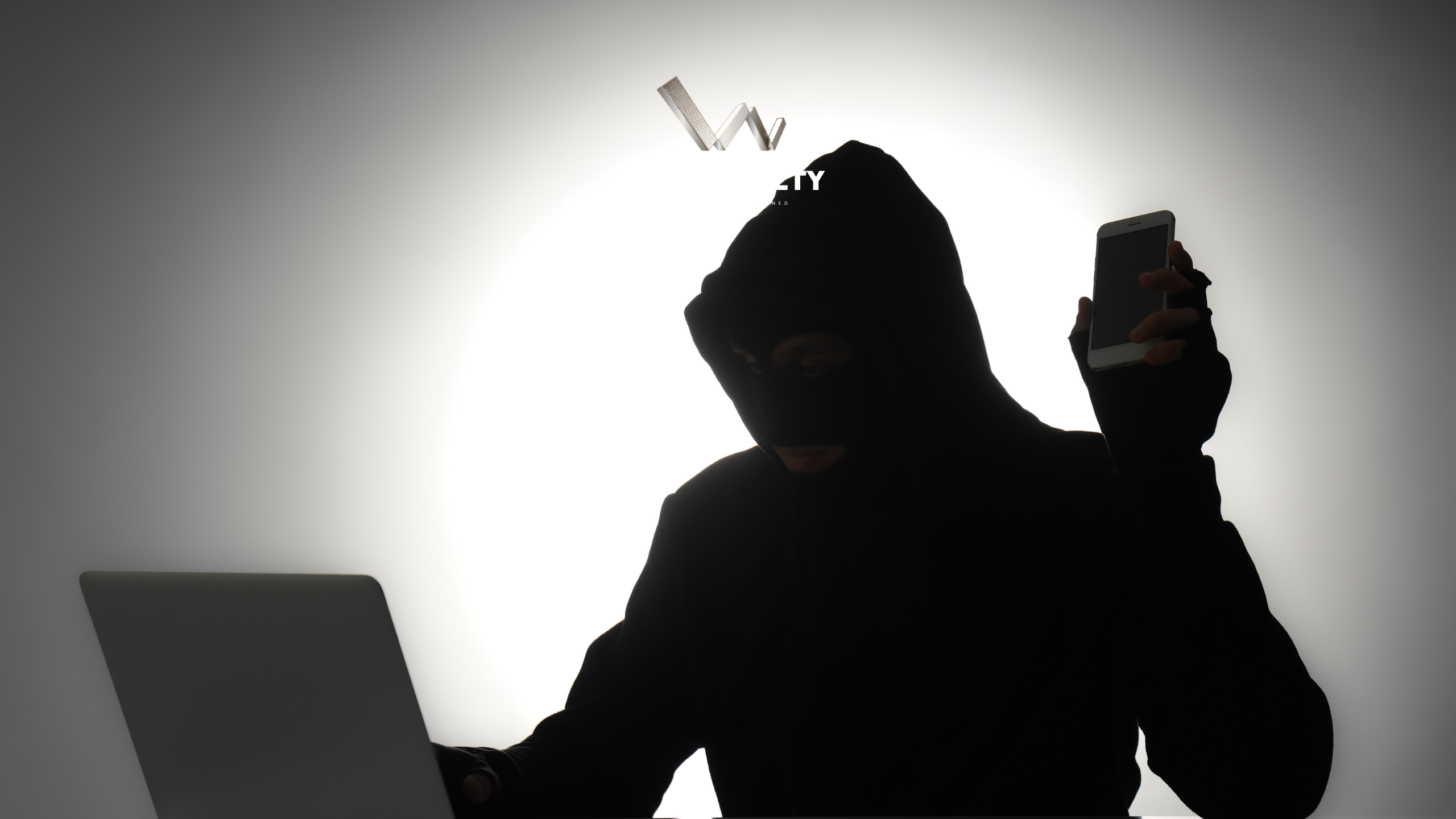 Arnaques aux Émirats : 10 tips pour repérer une fausse société d’investissement